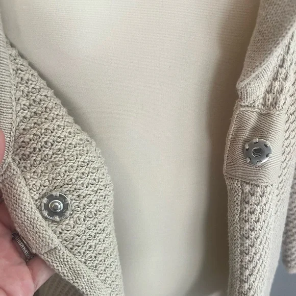 Liz Claiborne KNIT 100% COTTON Tan Women's Cardigan Button clasp closure. - Picture 9 of 9